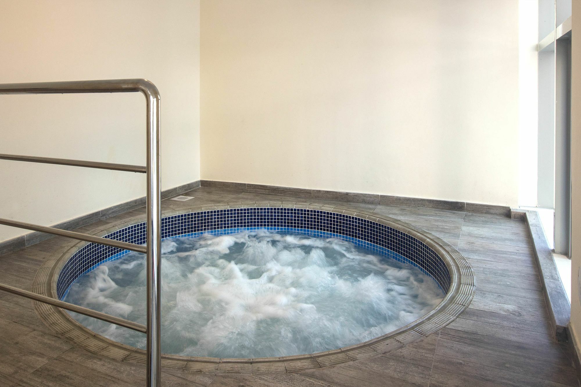 Aspire Tower Apartment Манама Екстериор снимка